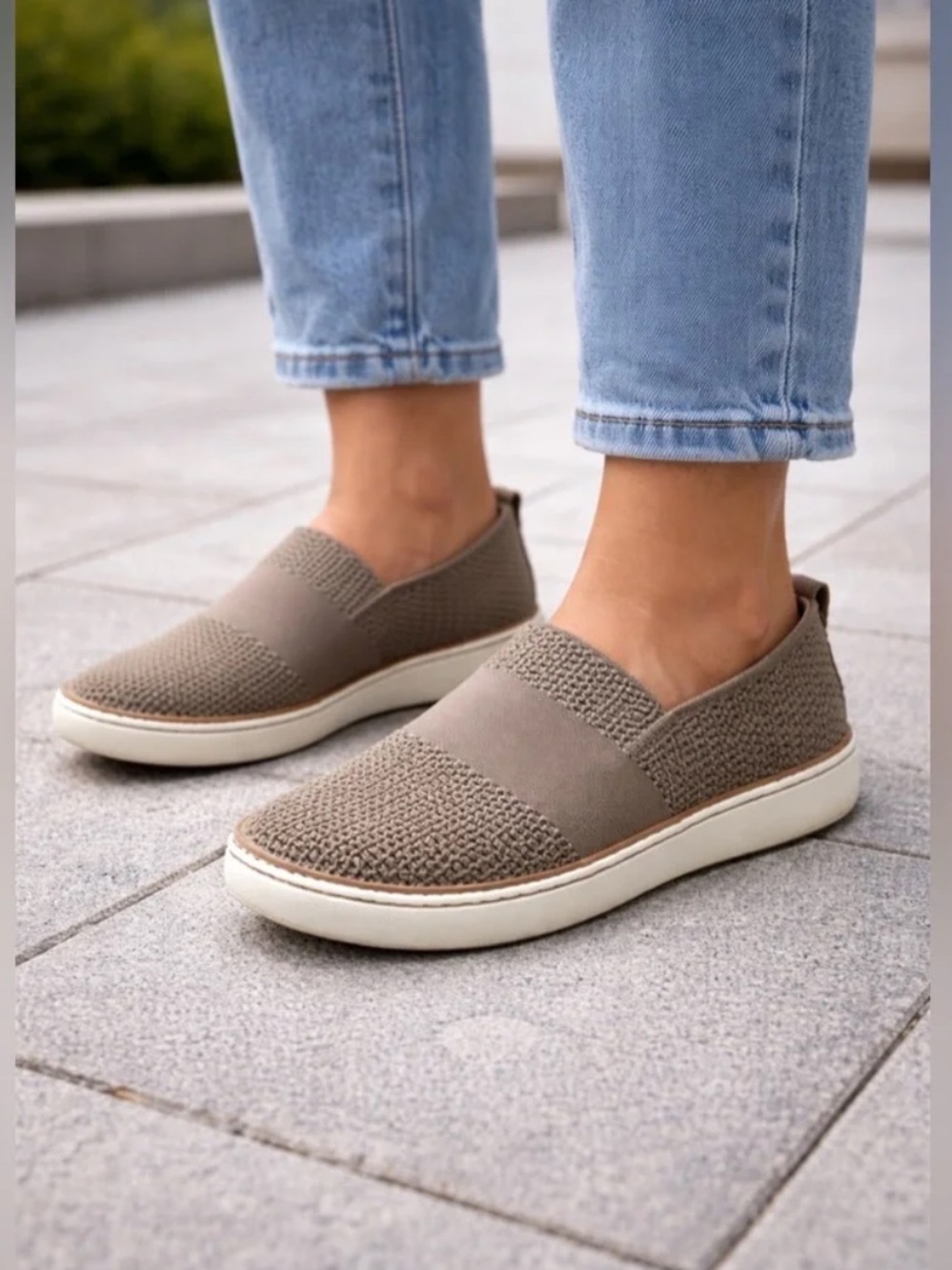 UGG Sammy Knit Slip-On Sneakers Comfort Shoes Women’s Size 9.5 Olive Green VGC!